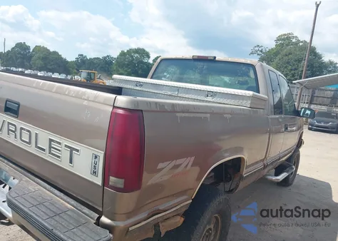 1997 Chevrolet K1500 Fleetside z USA, uszkodzony, nr VIN 2GCEK19R8V1161442